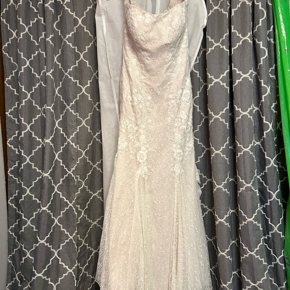 Melissa Sweet beautiful lace wedding dress size 2 - Picture 4 of 4